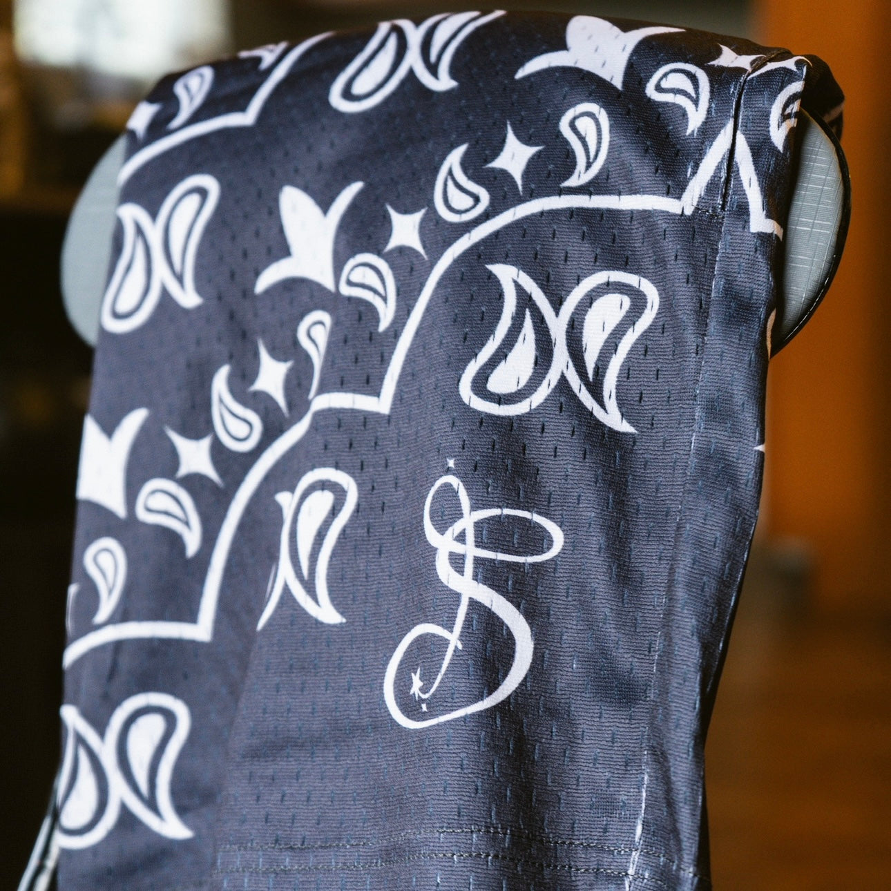 Stacked Paisley Mesh Short - Carbon/White